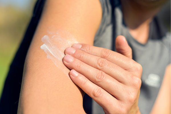 紫外線吸収剤と散乱剤の違い（白浮きの比較）